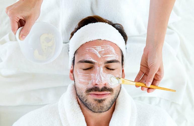 Nourish And Hydrate Your Skin With Our Honey Face Mask Services